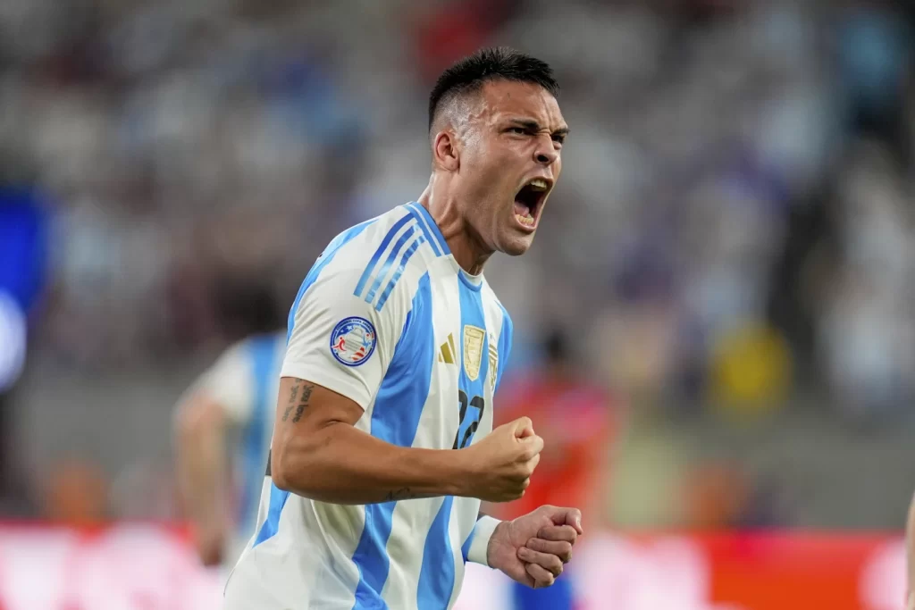 Argentina Advances to Copa America Quarterfinals with Late Martínez Goal - Seasports