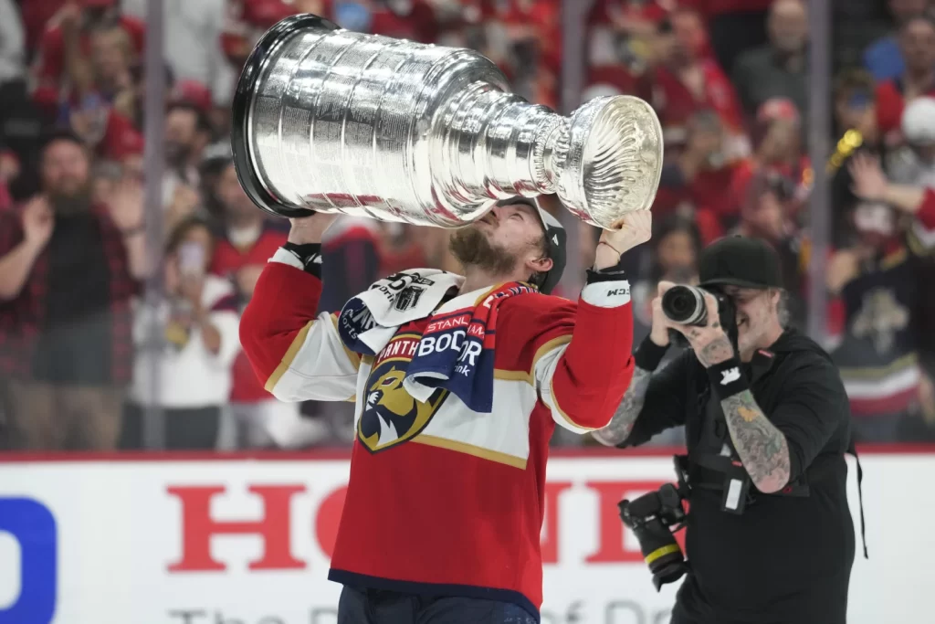Red Wings Acquire Two-Time Stanley Cup Winner Vladimir Tarasenko from Panthers - Seasports